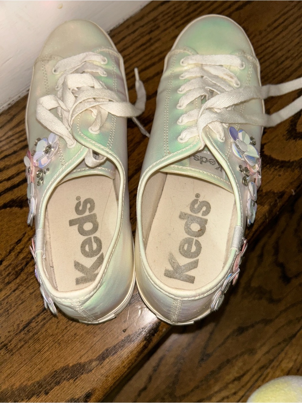 Keds Iridescent White sneakers, sequin floral accents. Size 9. - Picture 5 of 5